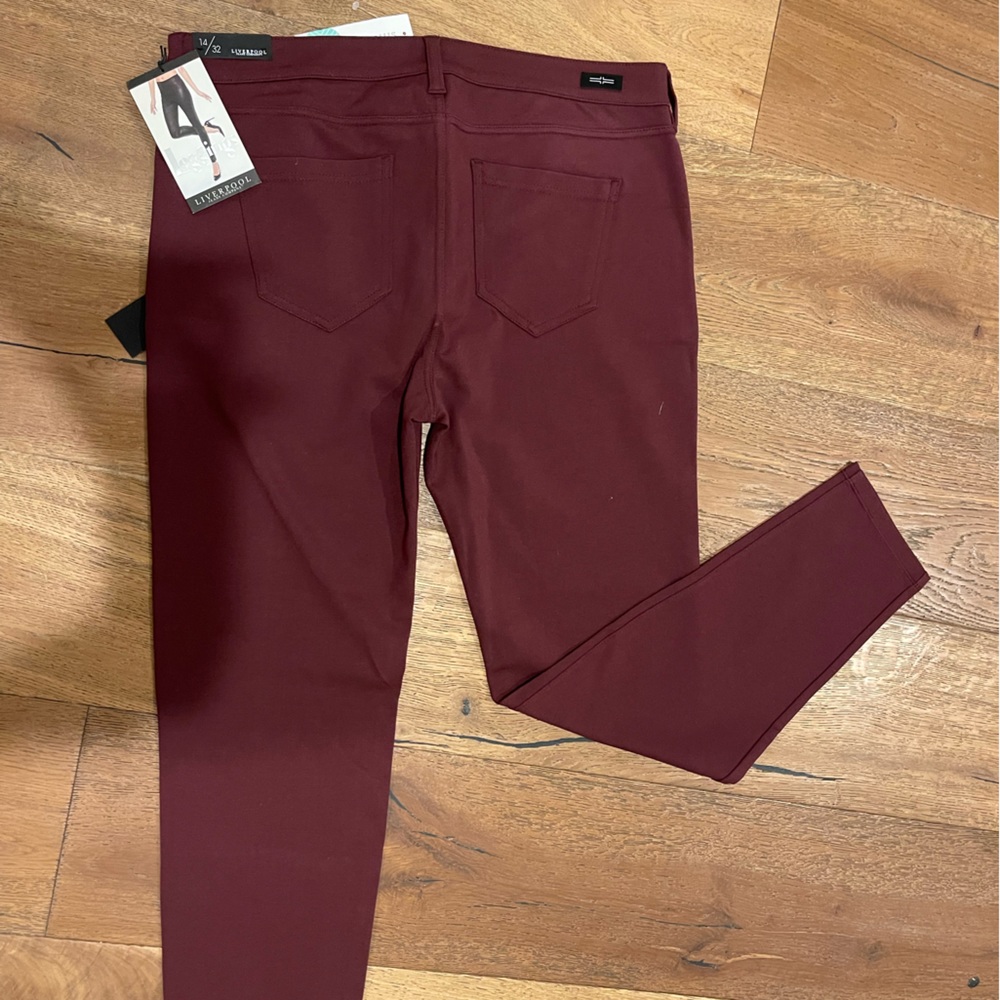 Liverpool leggings NWT size 14/32